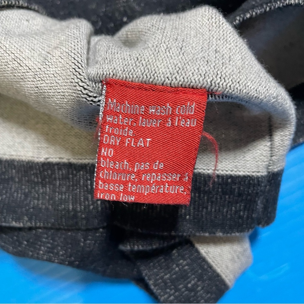 Men's Black Zip-Up‎ Sweater - Picture 4 of 6